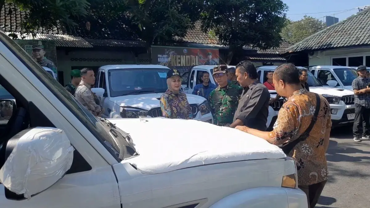 Bupati Kendal Serahkan 30 Pikap Kopdes Merah Putih Tahap I, Perkuat Ekonomi Desa Bupati Kendal Serahkan 30 Pikap Kopdes Merah Putih Tahap I, Perkuat Ekonomi Desa