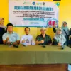 Cegah Gagal Ginjal Kronis, Dosen Poltekkes Semarang Cek Kreatinin Warga Bendan Kergon Pekalongan