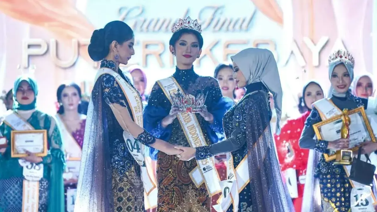 Cetak Sejarah, Mahasiswi Psikologi Unnes Raih Mahkota Puteri Kebaya Indonesia 2026 Pertama Pakai Hijab Cetak Sejarah, Mahasiswi Psikologi Unnes Raih Mahkota Puteri Kebaya Indonesia 2026 Pertama Pakai Hijab