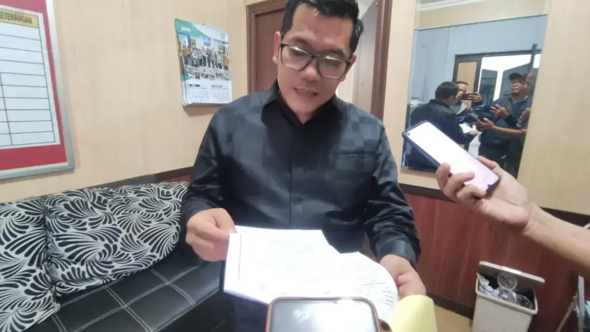 DPRD Kendal Minta Mora Sandhy Fokus Hukum, Nonaktif Sementara dari Dewan DPRD Kendal Minta Mora Sandhy Fokus Hukum, Nonaktif Sementara dari Dewan