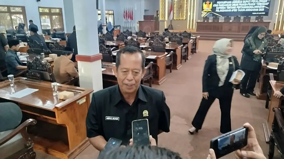 DPRD Pekalongan Sorot Piutang Daerah Rp68 Miliar, Didominasi Tunggakan PBB DPRD Pekalongan Sorot Piutang Daerah Rp68 Miliar, Didominasi Tunggakan PBB