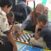 Dinarpus Pekalongan Ajak Anak Main Congklak dan Ular Tangga, Kurangi Ketergantungan pada Gawai