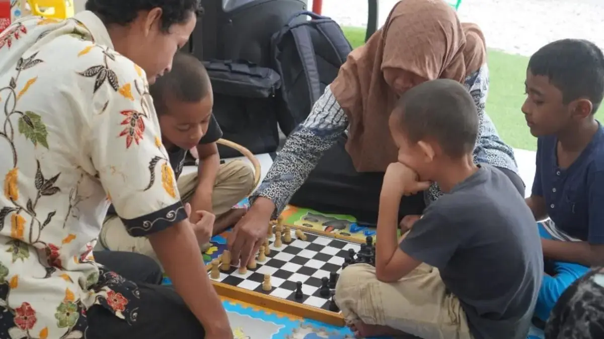 Dinarpus Pekalongan Ajak Anak Main Congklak dan Ular Tangga, Kurangi Ketergantungan pada Gawai