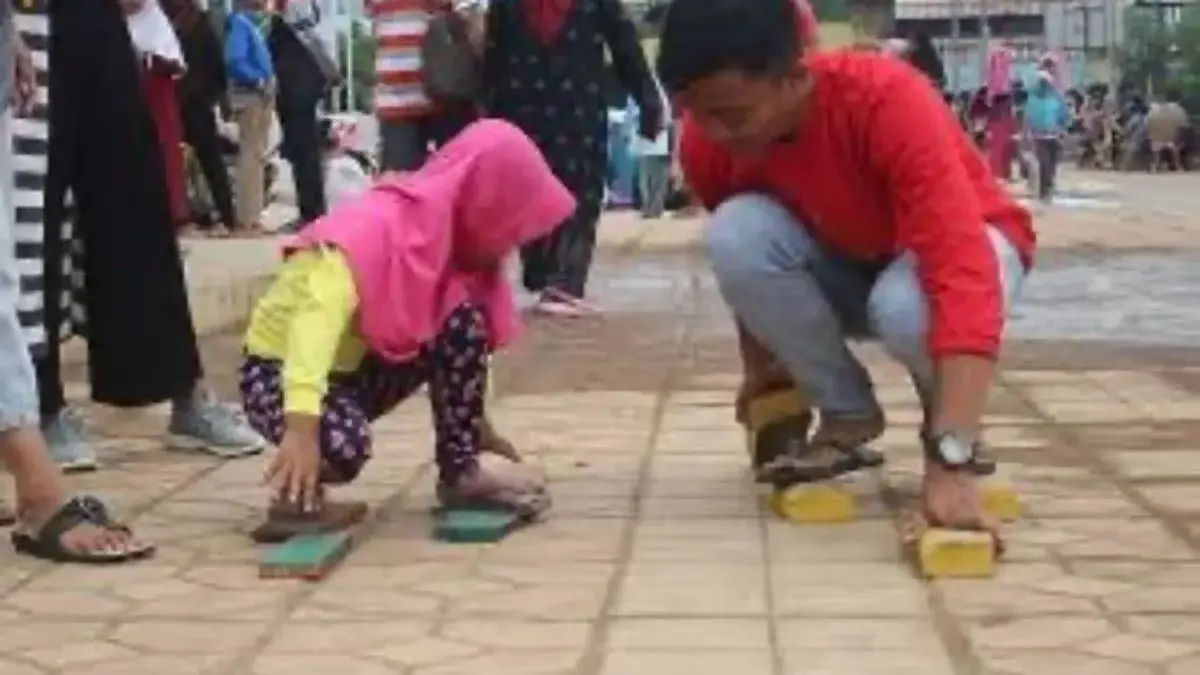 Dinarpus Pekalongan Hidupkan Permainan Tradisional, Liburan Anak Bebas Gawai Dinarpus Pekalongan Hidupkan Permainan Tradisional, Liburan Anak Bebas Gawai