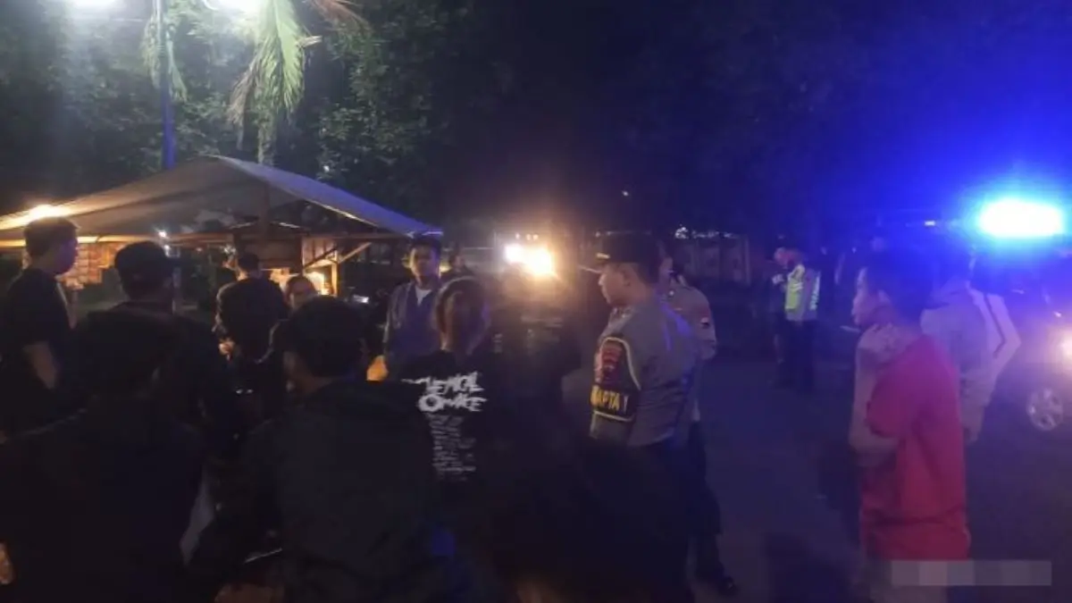 Dua Kelompok Pemuda Bersitegang di Pendopo Bupati Pekalongan, Pisau dan Rantai Diamankan