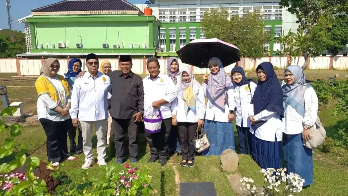 FH USM Gelar Ziarah ke Makam Pendiri dan Mantan Dekan Sambut Dies Natalis ke-39 FH USM Gelar Ziarah ke Makam Pendiri dan Mantan Dekan Sambut Dies Natalis ke-39