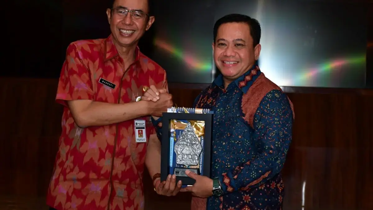Genjot Pendapatan Daerah, Pemkab Pekalongan Konsolidasi Penagihan Pajak Kendaraan hingga RT/RW Genjot Pendapatan Daerah, Pemkab Pekalongan Konsolidasi Penagihan Pajak Kendaraan hingga RT/RW