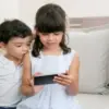 Hari Baik Membeli HP untuk Anak