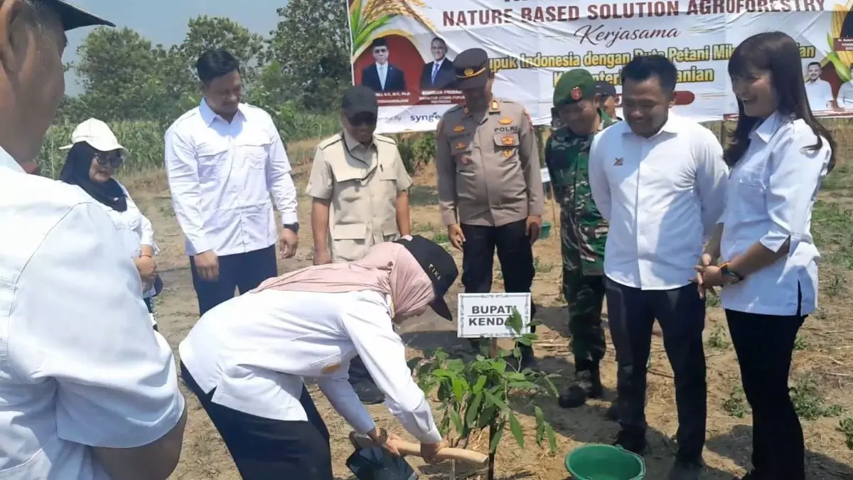 Kendal Ditunjuk sebagai Lokus Percontohan Agroforestry Berbasis Pengurangan Emisi Karbon Kendal Ditunjuk sebagai Lokus Percontohan Agroforestry Berbasis Pengurangan Emisi Karbon
