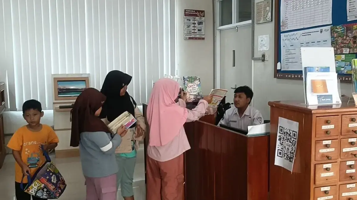 Libur Sekolah, Perpusda Batang Tetap Ramai Dikunjungi Pelajar untuk Membaca dan Belajar