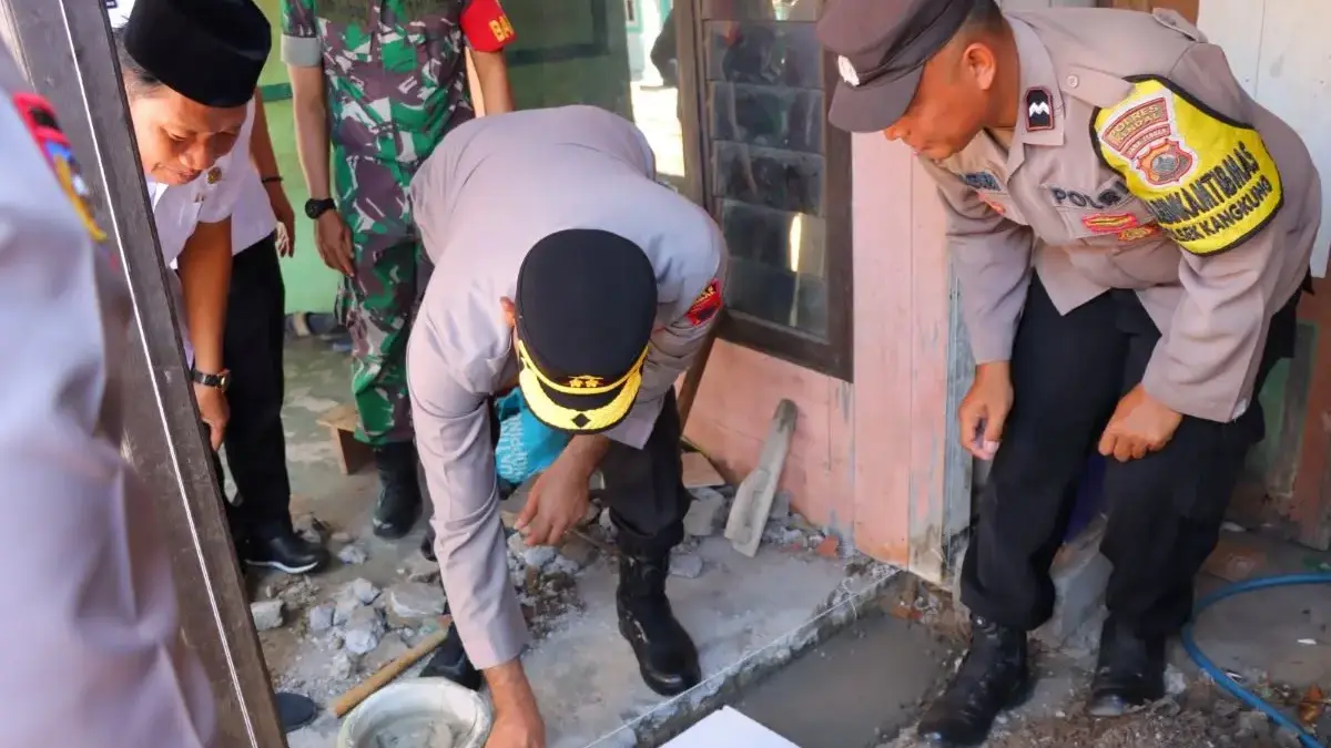 Peringati Hari Bhayangkara Ke-80, Polres Kendal dan Pemprov Jateng Bedah Dua Rumah Warga
