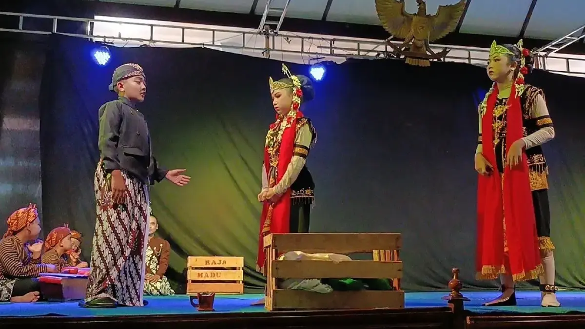 Pertama Kali Digelar, Disdikbud Batang Gelar Festival Teater Bocah untuk Latih Keberanian Anak di Panggung Pertama Kali Digelar, Disdikbud Batang Gelar Festival Teater Bocah untuk Latih Keberanian Anak di Panggung