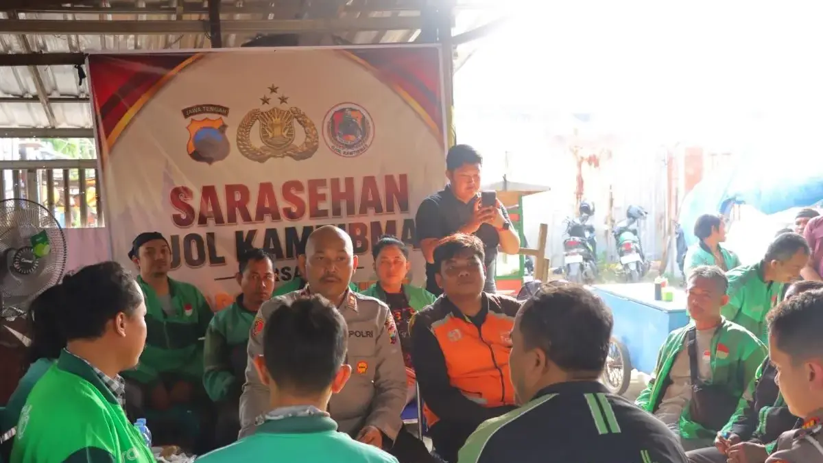 Rangkul Komunitas Ojol di Weleri, Kapolres Kendal Minta Pengemudi Jadi Pelopor Keselamatan Jalan Rangkul Komunitas Ojol di Weleri, Kapolres Kendal Minta Pengemudi Jadi Pelopor Keselamatan Jalan