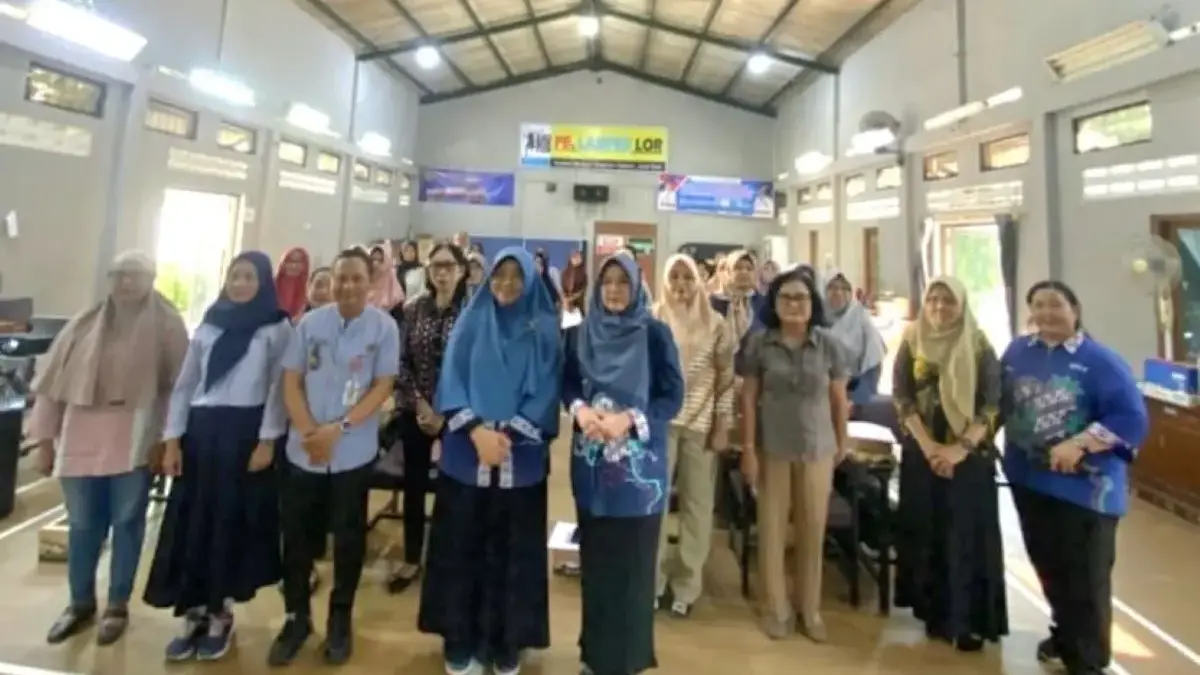 Tim PkM USM Beri Psikoedukasi Kader PKK Lamper Lor tentang Kesehatan Mental Keluarga di Era Digital Tim PkM USM Beri Psikoedukasi Kader PKK Lamper Lor tentang Kesehatan Mental Keluarga di Era Digital