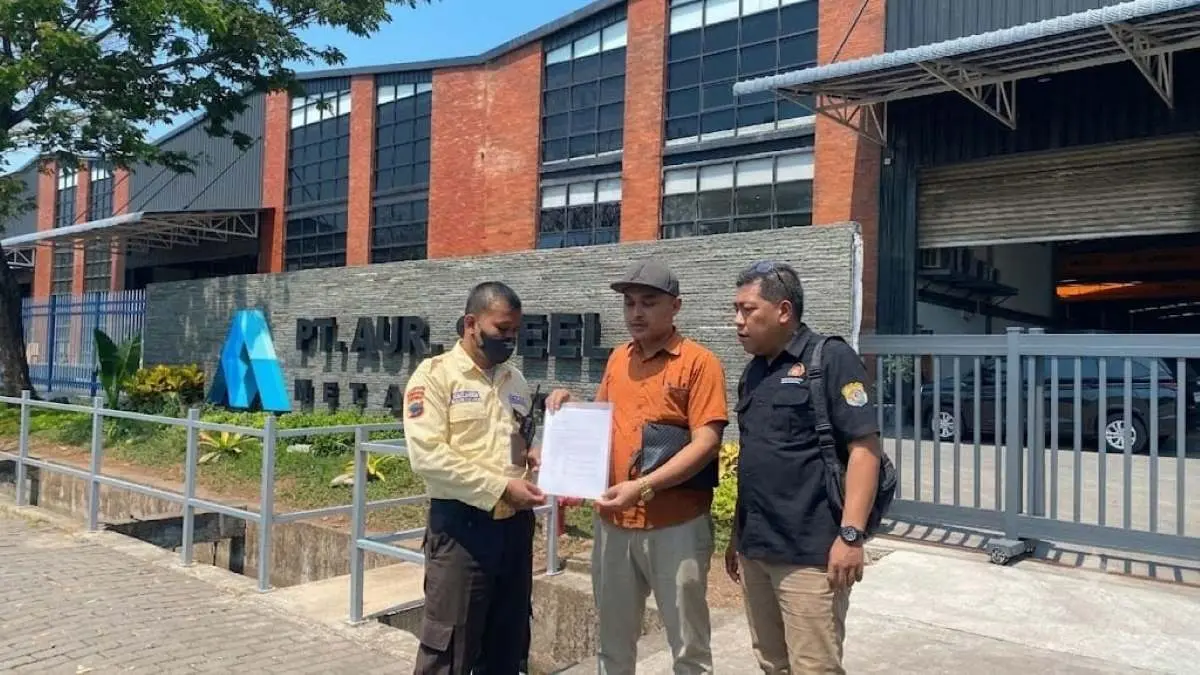 8 Pekerja di KIK Somasi PT Auri Steel Soal PHK Sepihak dan Upah Tertahan 8 Pekerja di KIK Somasi PT Auri Steel Soal PHK Sepihak dan Upah Tertahan