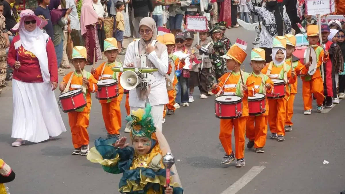 91 Peserta Meriahkan Karnaval Wonopringgo, Camat Terkesan dengan Semangat Anak TK 91 Peserta Meriahkan Karnaval Wonopringgo, Camat Terkesan dengan Semangat Anak TK