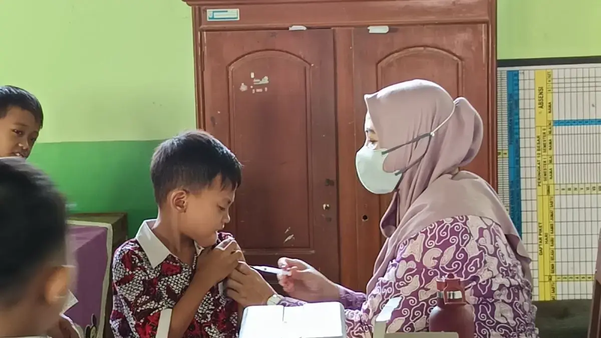 Bulan Imunisasi Anak Sekolah Batang Targetkan 20.572 Pelajar, Cegah Campak hingga Kanker Serviks