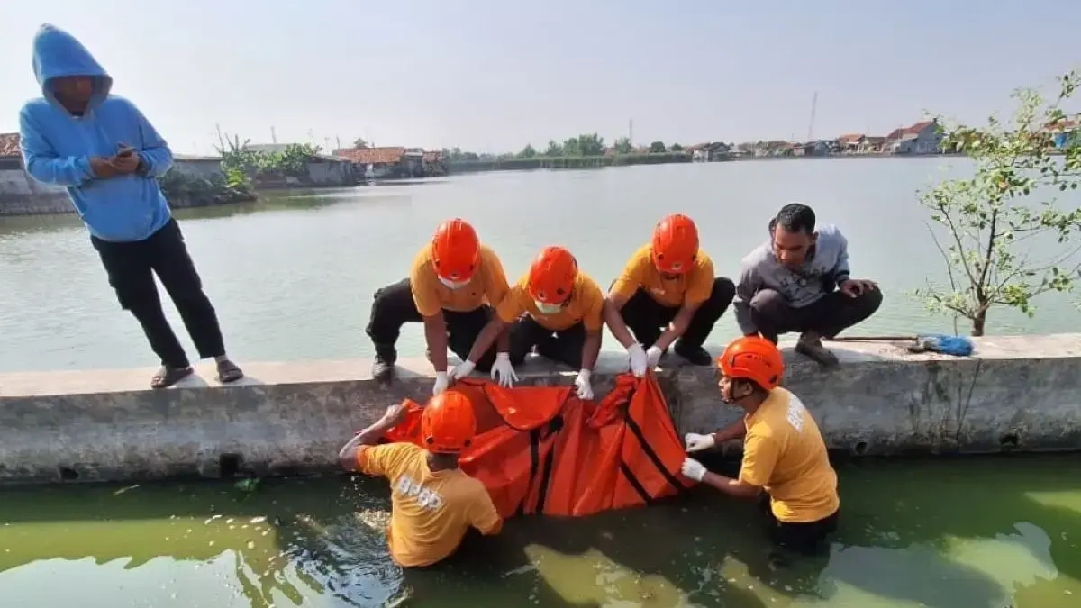 Cari Udang di Empang, Wanita Paruh Baya Ditemukan Tewas Terlungkup Cari Udang di Empang, Wanita Paruh Baya Ditemukan Tewas Terlungkup