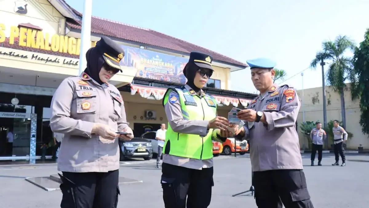 Jelang HUT ke-78 Polwan, Sipropam Polres Pekalongan Kota Gelar Gaktibplin Personel Jelang HUT ke-78 Polwan, Sipropam Polres Pekalongan Kota Gelar Gaktibplin Personel