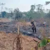 Kebakaran Lahan 600 Meter di Kalilembu, Warga dan Polisi Cepat Padamkan