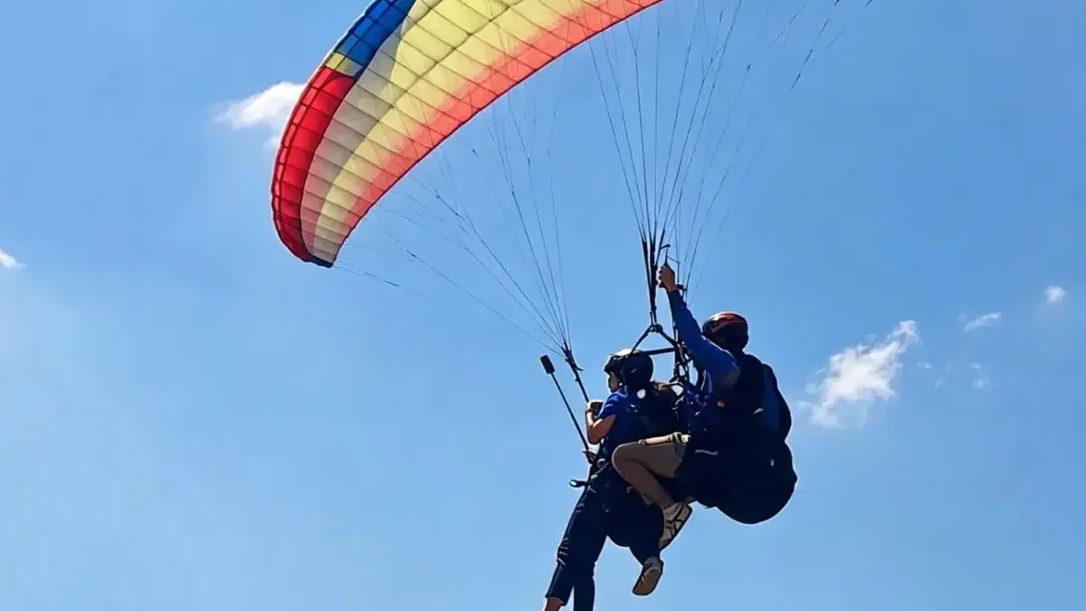 Kendal Paragliding Championship 2026 Terbang Perdana di Curug Sewu