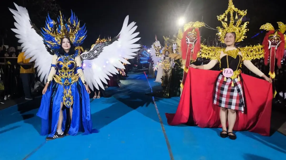 Kostum Batang Night Carnival.