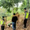 Petani Kendal Temukan Jasad Pria di Kebun Jati Perhutani Tersono Batang