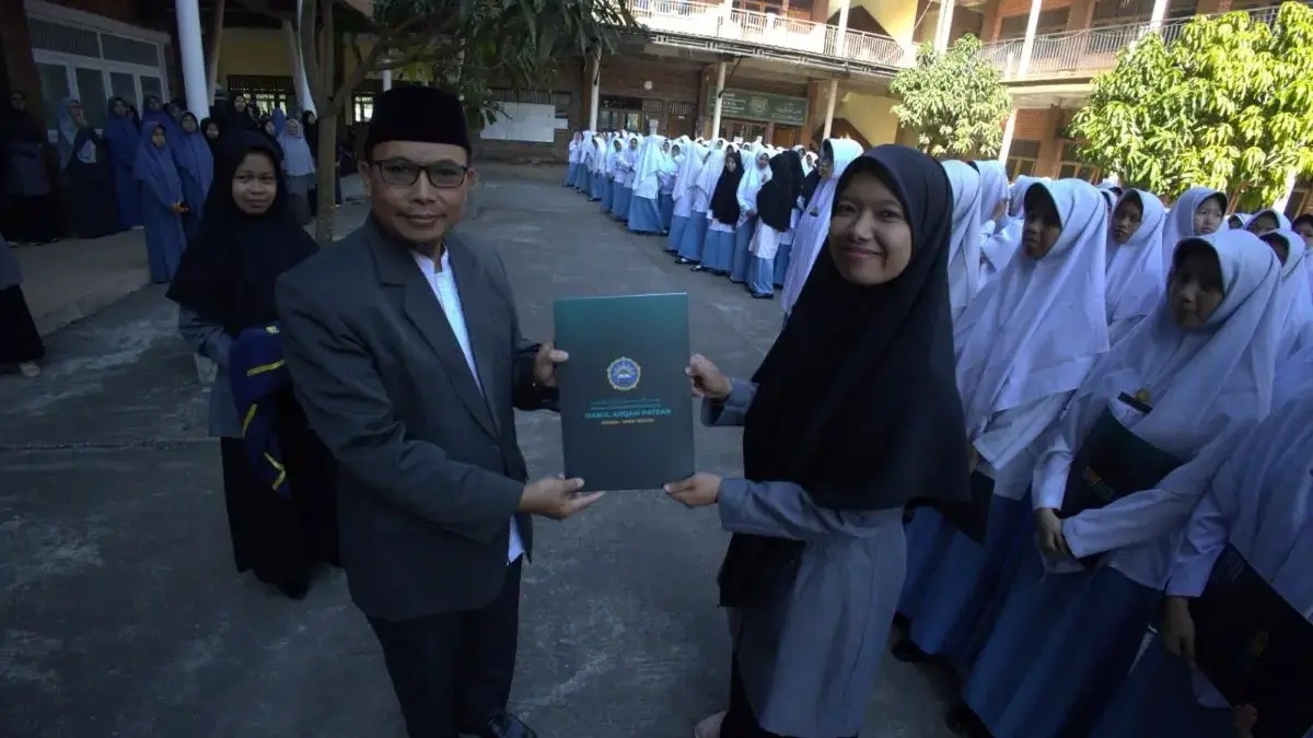 Pondok Darul Arqom Patean Sapu Bersih Juara Olimpiade Bahasa Arab Kendal