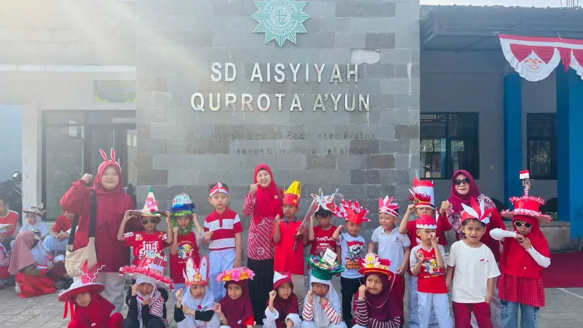 Semarak HUT ke-81 RI, SD Aisyiyah Qurrota A\'yun Gelar Karnaval Topi Kreasi dan Pasar Jajan Gratis