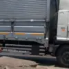 Bahayakan Jalur Pantura, Truk Parkir Sembarangan di Bundaran Jatisari Subah Batang Disorot