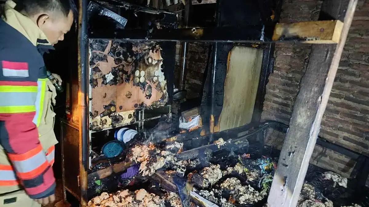 Diduga akibat Obat Nyamuk, Rumah Warga di Salit Kajen Terbakar Dini Hari, Kerugian Rp 150 Juta
