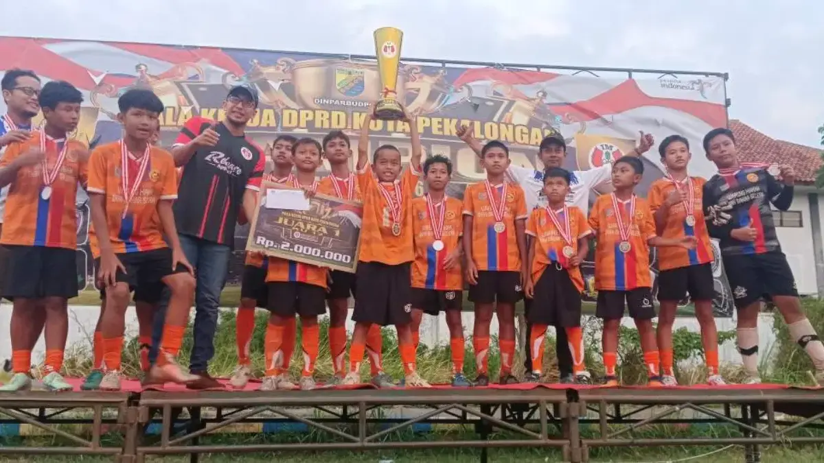 HUT Ke-6 IM Pekalongan Gelar Piala Ketua DPRD, 54 Tim SSB se-Jateng Unjuk Bintang HUT Ke-6 IM Pekalongan Gelar Piala Ketua DPRD, 54 Tim SSB se-Jateng Unjuk Bintang