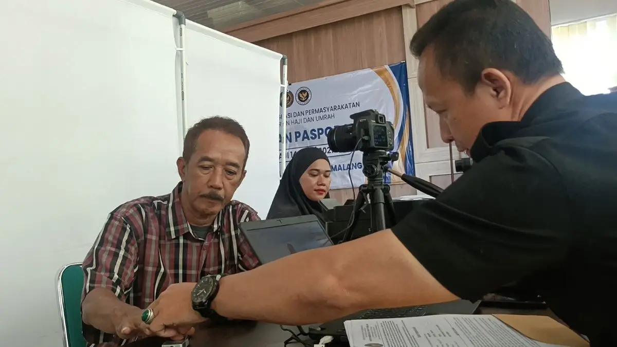 Kemudahan Jemput Bola Eazy Passport, Kemenhaj Batang Tuntaskan 664 Dokumen Calon Jemaah Haji