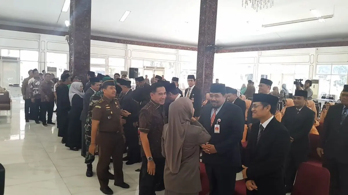Lantik 22 Pejabat JPTP, Bupati Kendal Siapkan Seleksi Terbuka untuk 8 Kursi Kepala OPD yang Kosong Lantik 22 Pejabat JPTP, Bupati Kendal Siapkan Seleksi Terbuka untuk 8 Kursi Kepala OPD yang Kosong