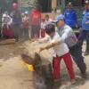 Latih Kesiapsiagaan Bencana Sejak Dini, Siswa SDN Jenggot Pekalongan Diajari Cara Padamkan Api