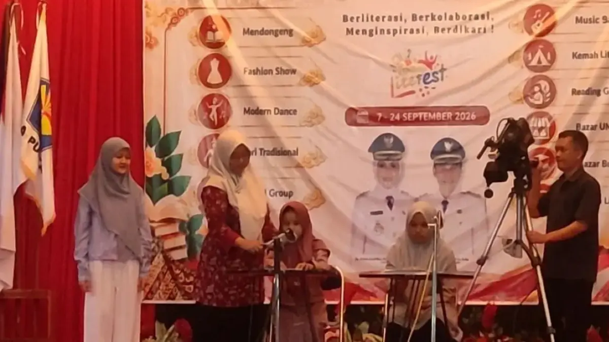 Menginspirasi, Mahasiswi Tunanetra Asal Kendal Ini Dampingi Santri Sahabat Mata Belajar Bahasa Arab Menginspirasi, Mahasiswi Tunanetra Asal Kendal Ini Dampingi Santri Sahabat Mata Belajar Bahasa Arab