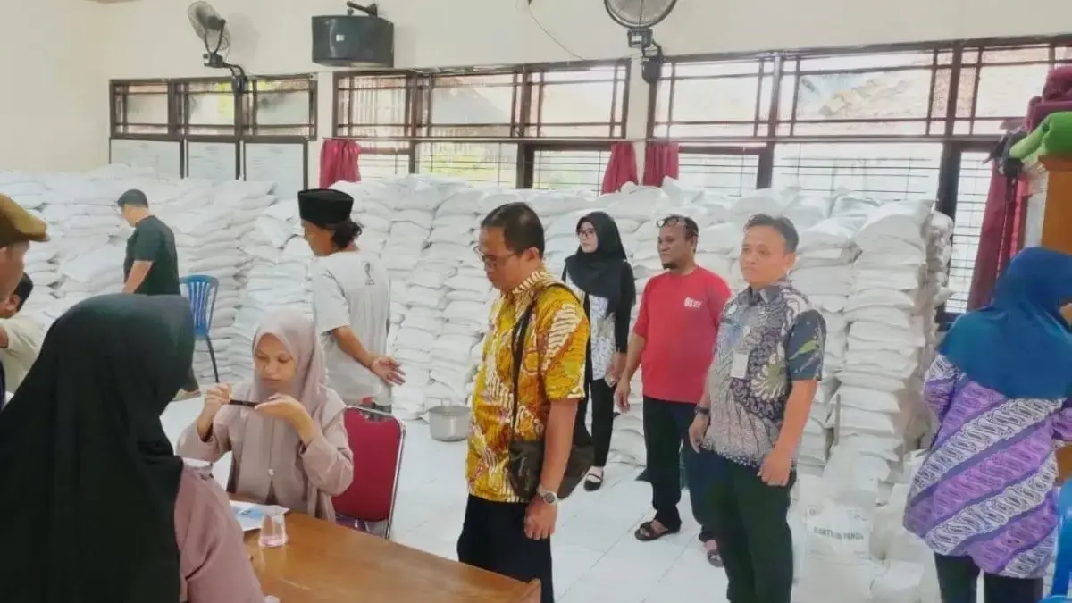 Pemkot Pekalongan Ingatkan Warga Tak Jual Beras Bantuan Bulog 10 Kg, Khusus Desil 1-4 Pemkot Pekalongan Ingatkan Warga Tak Jual Beras Bantuan Bulog 10 Kg, Khusus Desil 1-4