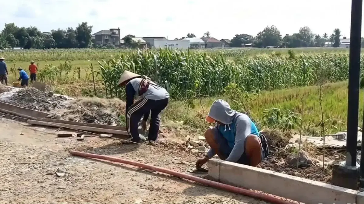 Perbaiki Akses Antardesa, Pemkab Kendal Beton 503 Meter Jalan Karangayu-Juwiring
