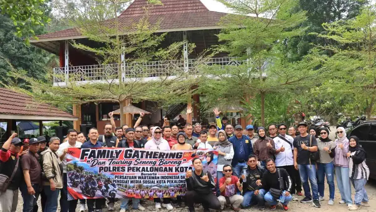 Pererat Sinergi dan Safety Riding, Kapolres Pekalongan Kota Gelar Touring Bareng Awak Media Pererat Sinergi dan Safety Riding, Kapolres Pekalongan Kota Gelar Touring Bareng Awak Media