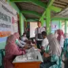 ABDUL GHOFUR TRACING TB - Tak hanya memberikan layanan kesehatan, program layanan Speling di Desa Tunggulsari