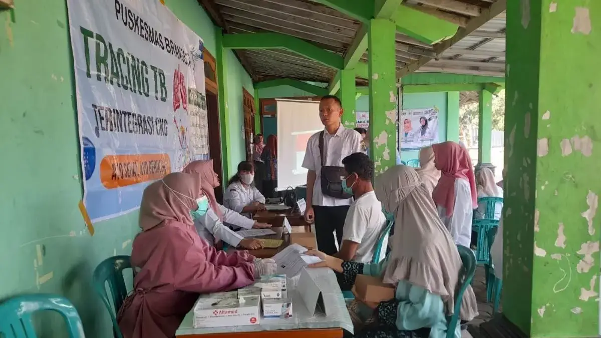 Program Speling Bawa Dokter Spesialis ke Desa Tunggulsari Kendal, Sekaligus Tracing TB ABDUL GHOFUR TRACING TB - Tak hanya memberikan layanan kesehatan, program layanan Speling di Desa Tunggulsari