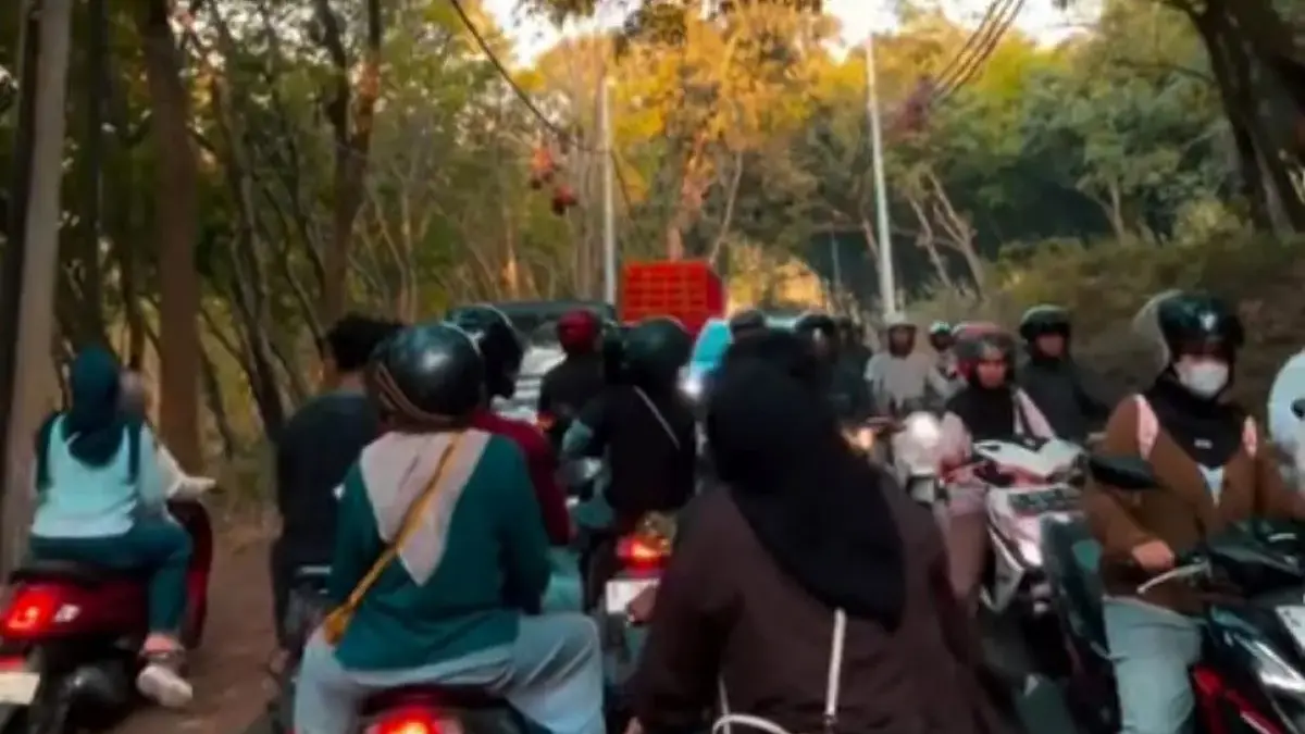 Sempitnya Jembatan Gembyang Picu Kemacetan Jalur Alternatif KITB Batang, Diusulkan Melebar 2027 Sempitnya Jembatan Gembyang Picu Kemacetan Jalur Alternatif KITB Batang, Diusulkan Melebar 2027