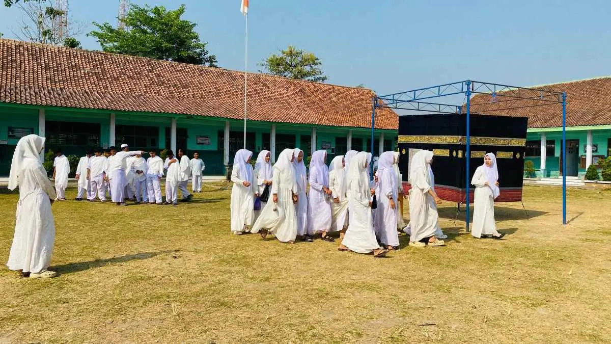 Simulasi Manasik Haji di MAss Proto Pekalongan Jadi Ciri Khas KBP-KPTA 2026 Simulasi Manasik Haji di MAss Proto Pekalongan Jadi Ciri Khas KBP-KPTA 2026