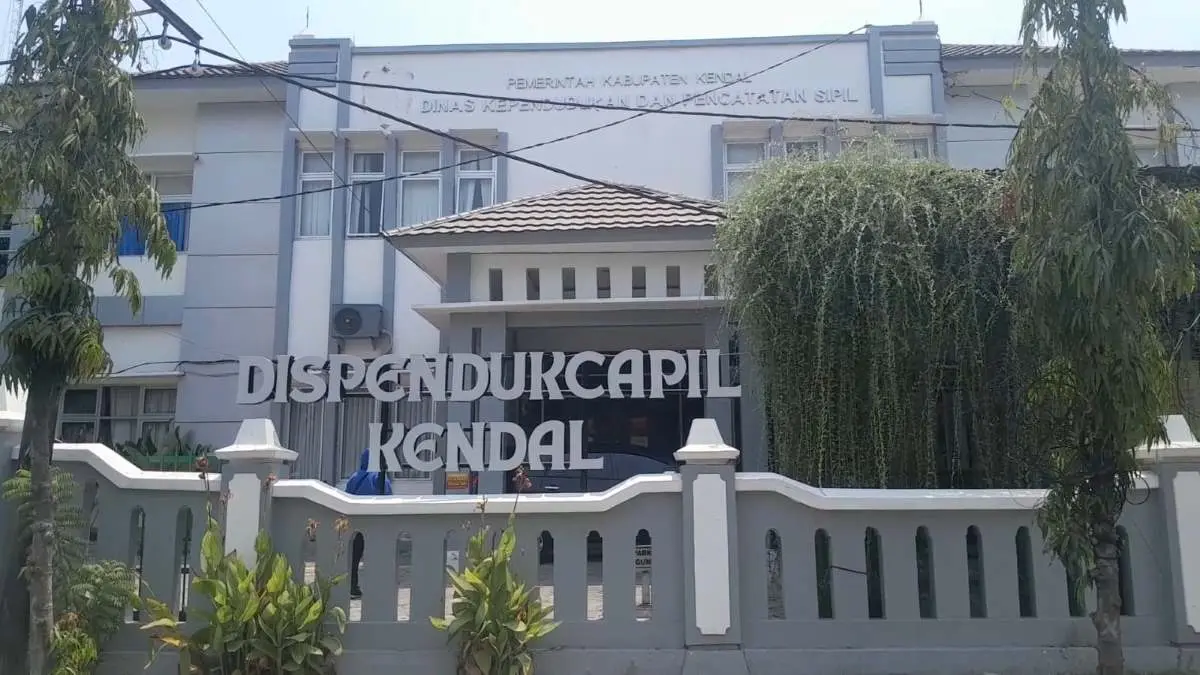 Tak Perlu Tunggu 17 Tahun, Dispendukcapil Kendal Tegaskan Usia 16 Tahun Sudah Bisa Rekam KTP-el Tak Perlu Tunggu 17 Tahun, Dispendukcapil Kendal Tegaskan Usia 16 Tahun Sudah Bisa Rekam KTP-el