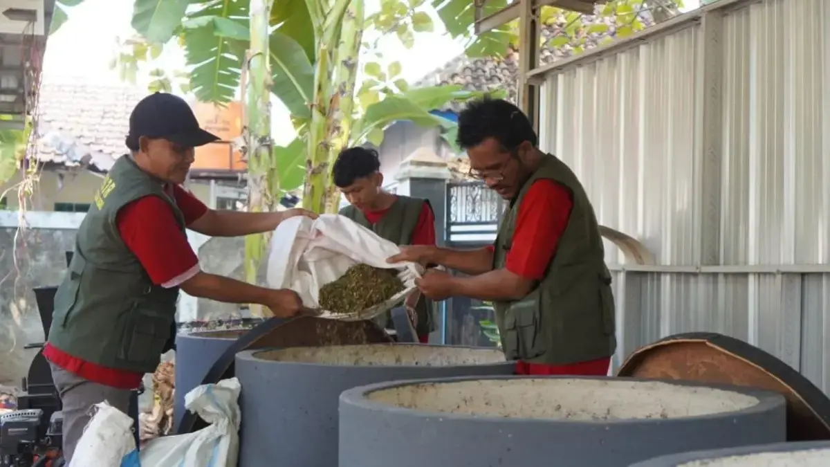 Tekan Sampah ke TPA, Pemkot Pekalongan Resmikan TPS3R Mataram Asri Jadi Percontohan Perkantoran Tekan Sampah ke TPA, Pemkot Pekalongan Resmikan TPS3R Mataram Asri Jadi Percontohan Perkantoran