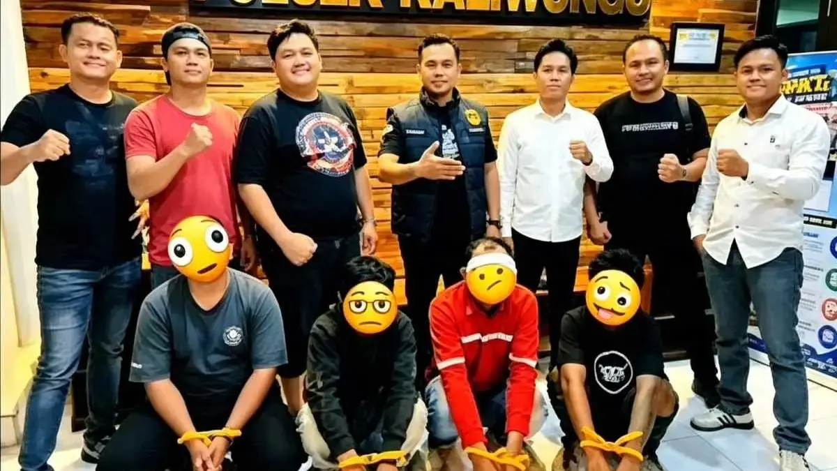 Terekam CCTV Curi Besi Rp 32 Juta di Kawasan Industri Kendal, 4 Pria Diringkus Polsek Kaliwungu Terekam CCTV Curi Besi Rp 32 Juta di Kawasan Industri Kendal, 4 Pria Diringkus Polsek Kaliwungu