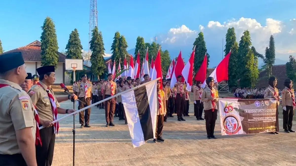 Terima Estafet Tunas Kelapa di Batang, Wabup Suyono Pesan Generasi Muda Disiplin dan Bermoral Terima Estafet Tunas Kelapa di Batang, Wabup Suyono Pesan Generasi Muda Disiplin dan Bermoral