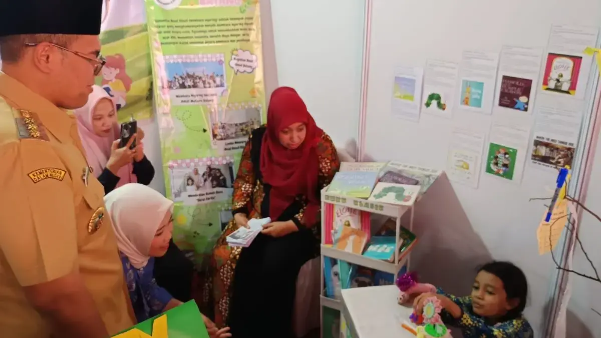 Tingkatkan Minat Baca Pelajar, Pemkab Batang Siapkan 1.500 Es Krim Gratis bagi Peminjam Buku Perpustakaan Tingkatkan Minat Baca Pelajar, Pemkab Batang Siapkan 1.500 Es Krim Gratis bagi Peminjam Buku Perpustakaan