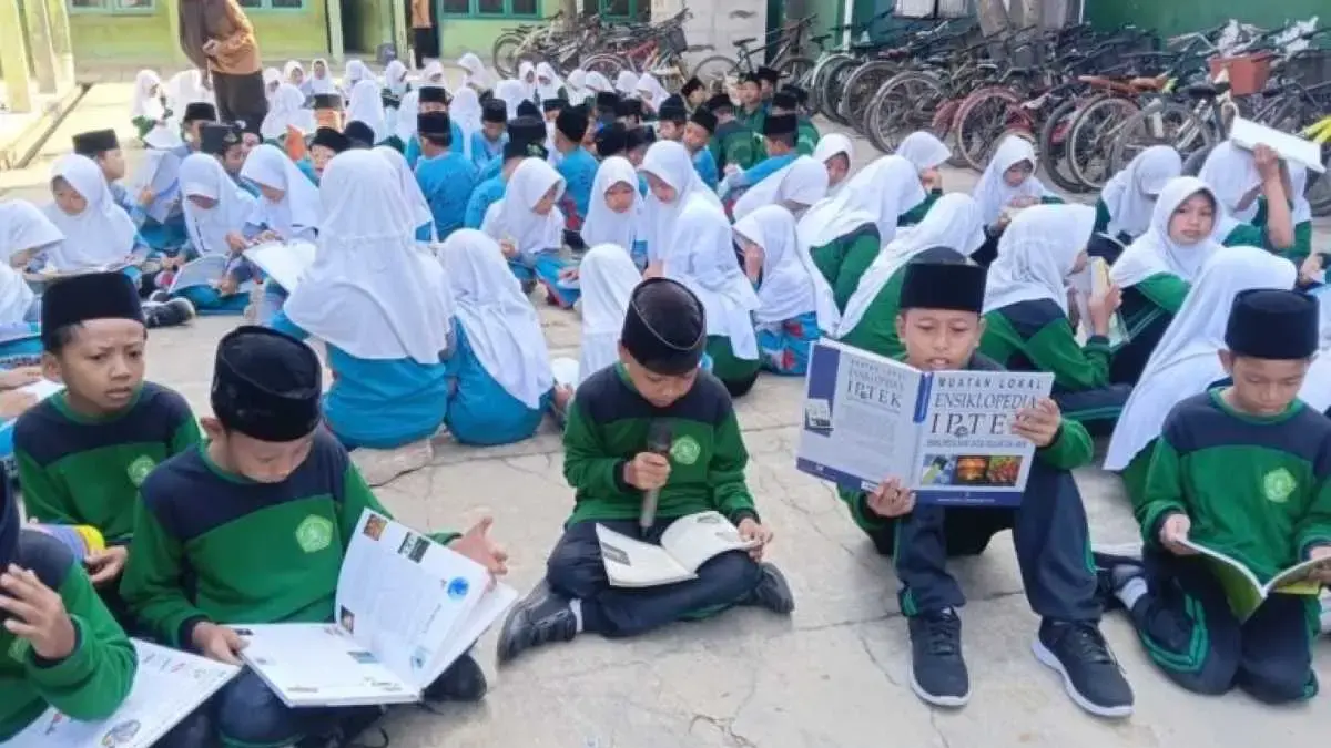Tingkatkan Minat Baca dan Persiapan ANBK, MI Salafiyah Karangjompo Gelar Program Literasi Pagi Tingkatkan Minat Baca dan Persiapan ANBK, MI Salafiyah Karangjompo Gelar Program Literasi Pagi