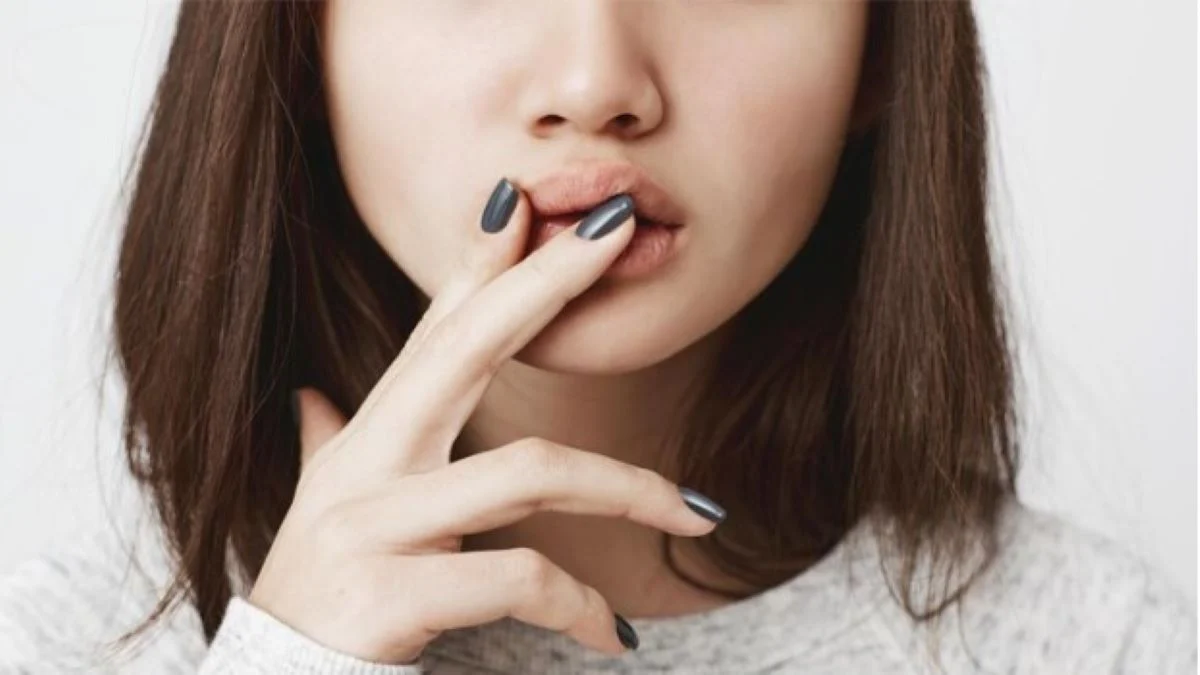 Ini Rutinitas Cara Mencerahkan Bibir Hitam Secara Alami dengan Perawatan yang Tepat! Mencerahkan bibir hitam